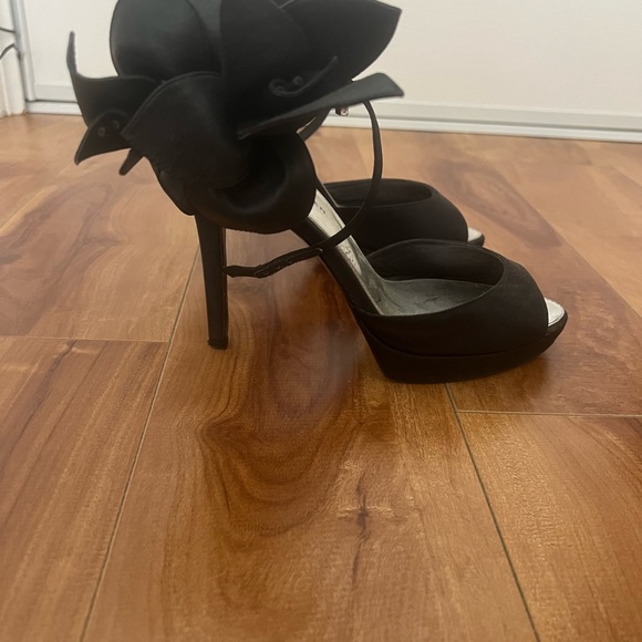 Karen Millen Black Flower Pump - Picture 8 of 9